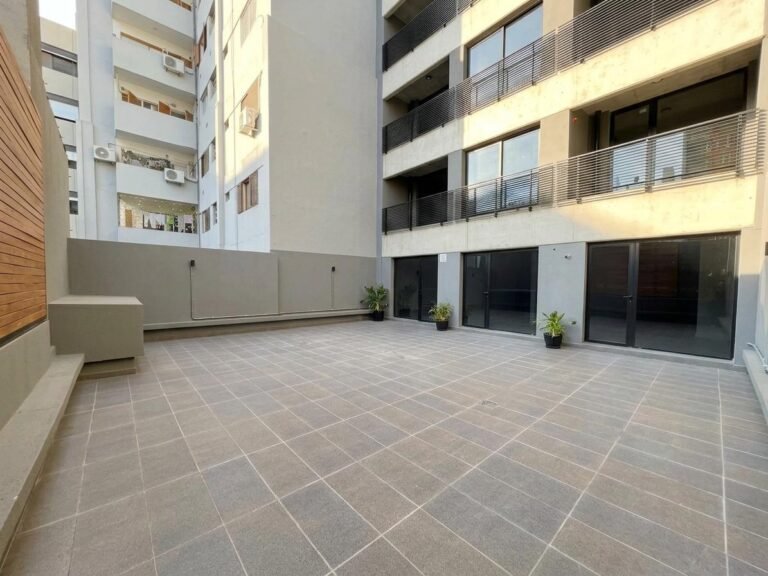 Venta departamento de 2 dormitorios con patio exclusivo en centro Rosario