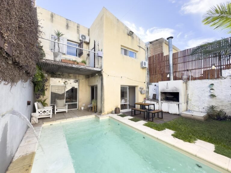 venta casa 4 dormitorios piscina jardin