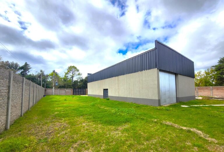 Venta galpon con terreno esquina comercial RP 34 S Funes Ibarlucea