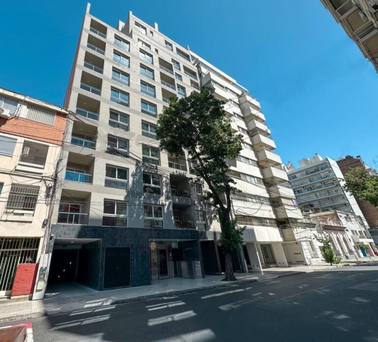 Rosario Zona Rio Departamento de 1 dormitorio con patio exclusivo