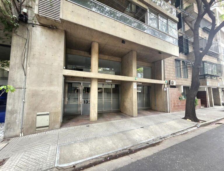 Venta departamento de 1 dormitorio con cochera en martin