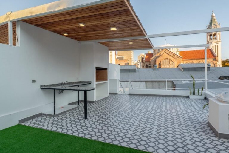 Casa Interna a Estrenar 2 Dormitorios con Patio Terraza Parrillero Barrio Lourdes