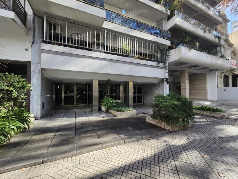 Departamento Piso Exclusivo por Oroño
