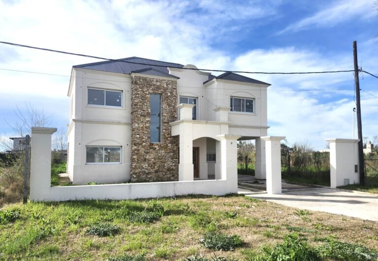 Casa A Terminar 4 Ambientes en Funes – Excelente Lote 630m² – Detalles Premium