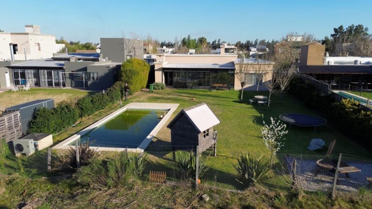 Casa 3 Dormitorios | Greenes de Fisherton | Pileta Climatizada y Galería | APTA CRÉDITO